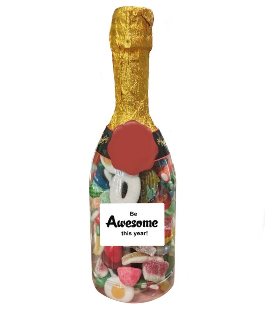 Nieuw jaar champagne fles gevuld met snoep